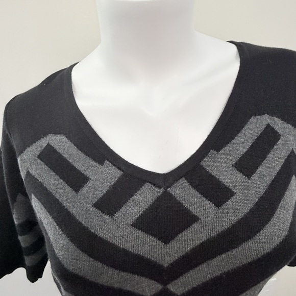 Gabby Skye Diagonal stripe knit sweater dress short sleeve - Picture 7 of 8